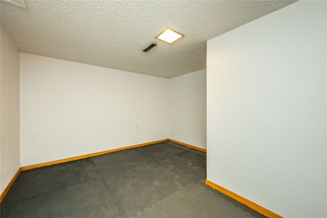 611 S O Street, Indianola, IA 50125