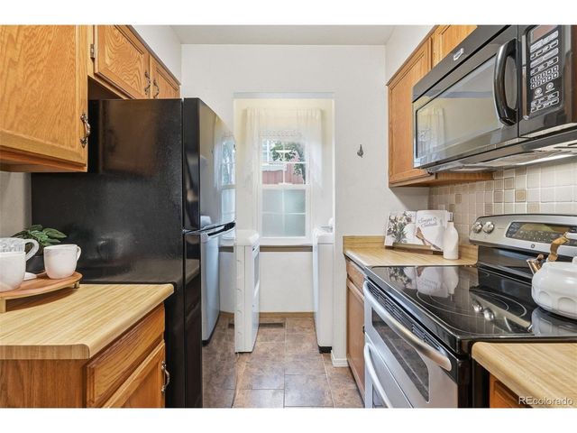 12043 E Hoye Dr, Aurora, CO 80012