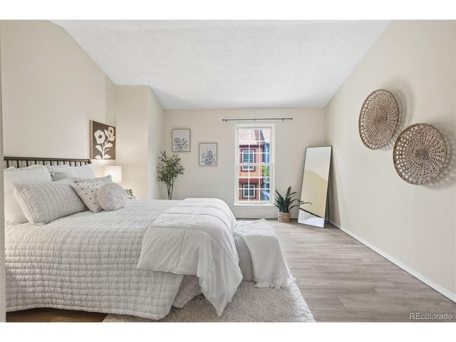12043 E Hoye Dr, Aurora, CO 80012