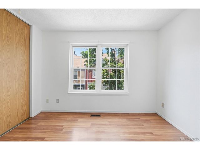12043 E Hoye Dr, Aurora, CO 80012