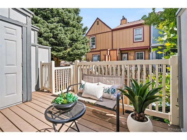 12043 E Hoye Dr, Aurora, CO 80012