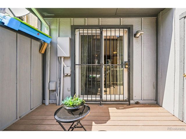 12043 E Hoye Dr, Aurora, CO 80012