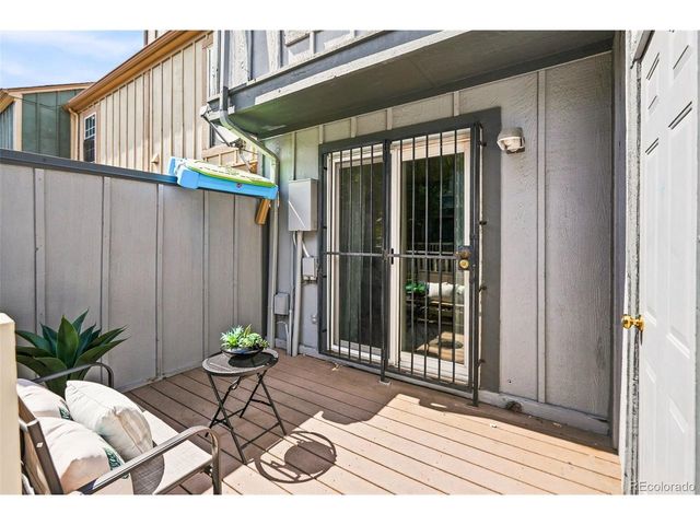 12043 E Hoye Dr, Aurora, CO 80012
