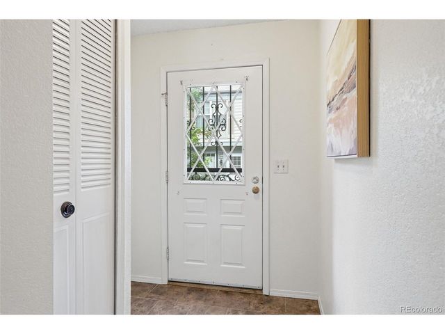 12043 E Hoye Dr, Aurora, CO 80012