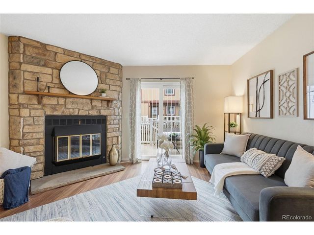 12043 E Hoye Dr, Aurora, CO 80012
