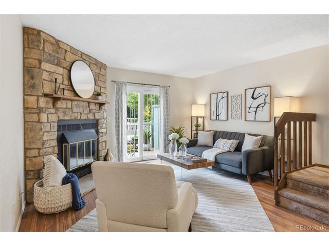12043 E Hoye Dr, Aurora, CO 80012