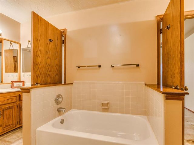 11619 Zandra Avenue, Midwest City, OK 73130