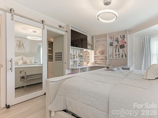 212 W 10th Street 3, Charlotte, NC 28202