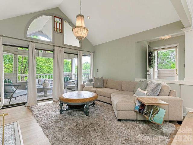 212 W 10th Street 3, Charlotte, NC 28202