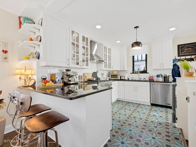 318 Bluff Avenue, La Grange, IL 60525