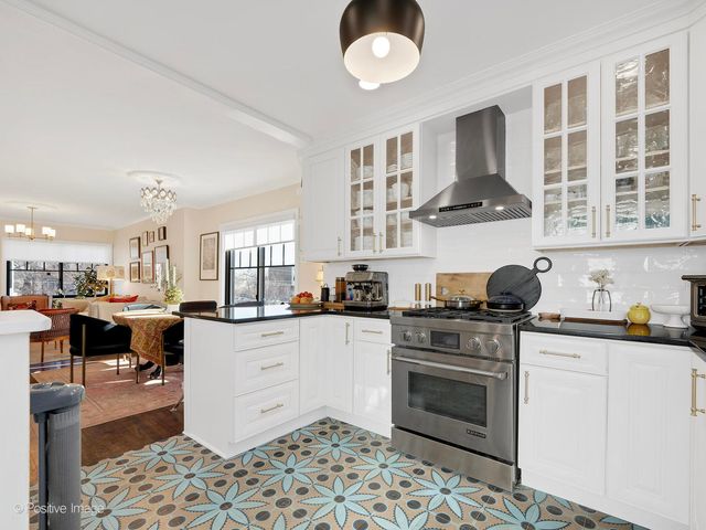 318 Bluff Avenue, La Grange, IL 60525