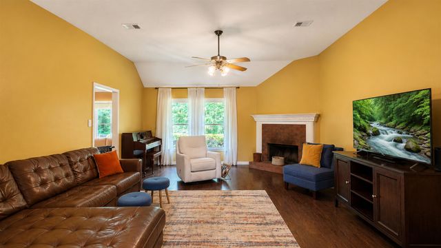 909 JOE DR, Collierville, TN 38017