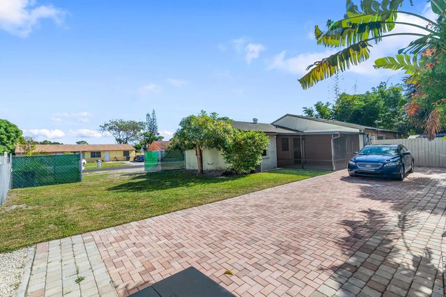 4619 Gladiator Circle, Greenacres, FL 33463