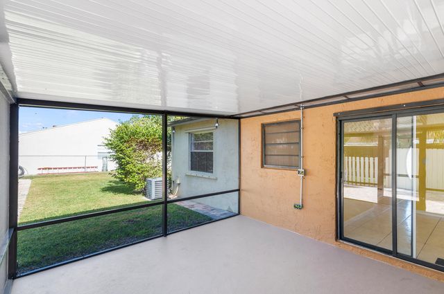 4619 Gladiator Circle, Greenacres, FL 33463