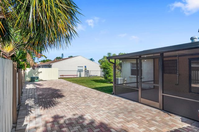 4619 Gladiator Circle, Greenacres, FL 33463