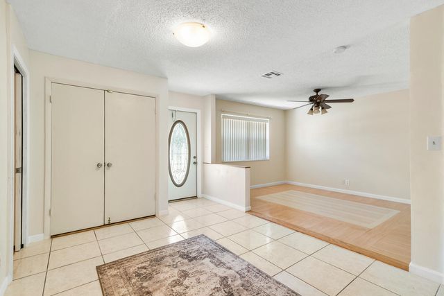 4619 Gladiator Circle, Greenacres, FL 33463