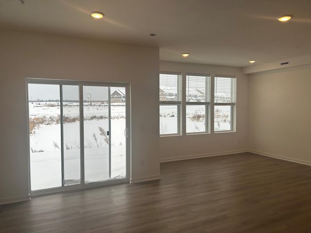 17935 Genoa Drive, Lakeville, MN 55044