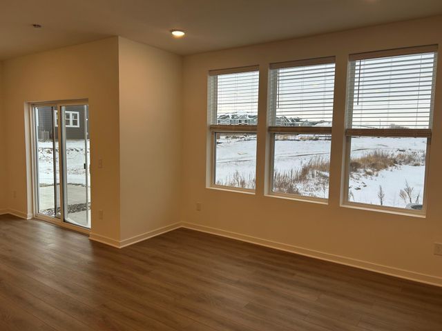 17935 Genoa Drive, Lakeville, MN 55044