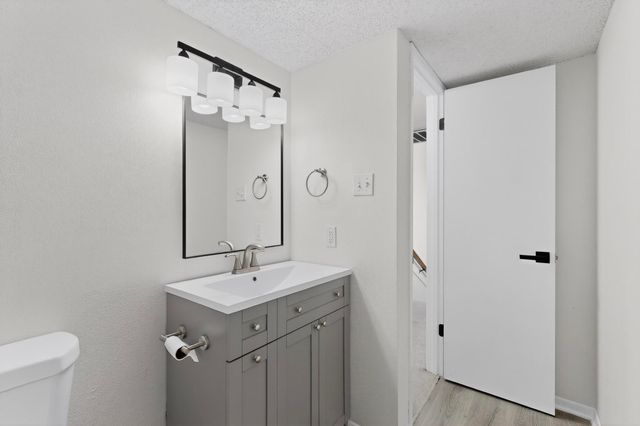 2018 Warnford Place, Arlington, TX 76015