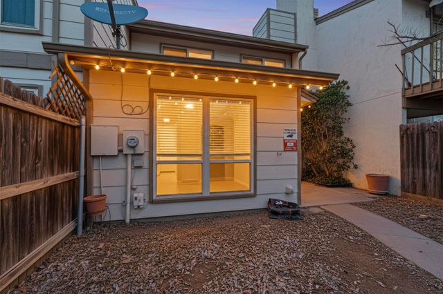 2018 Warnford Place, Arlington, TX 76015