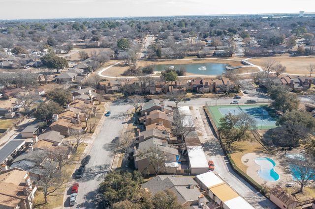 2018 Warnford Place, Arlington, TX 76015