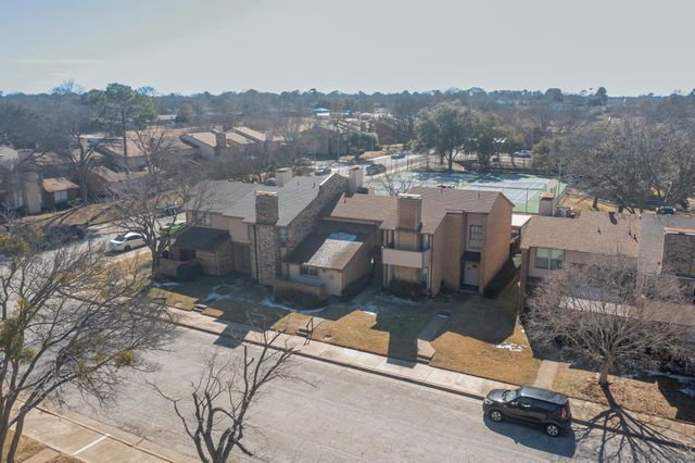 2018 Warnford Place, Arlington, TX 76015