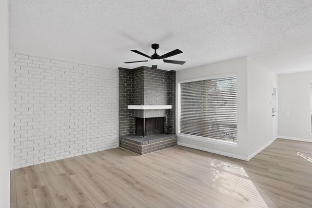 2018 Warnford Place, Arlington, TX 76015