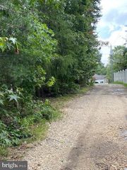 5814 RIDGE VIEW DR, Alexandria, VA 22310
