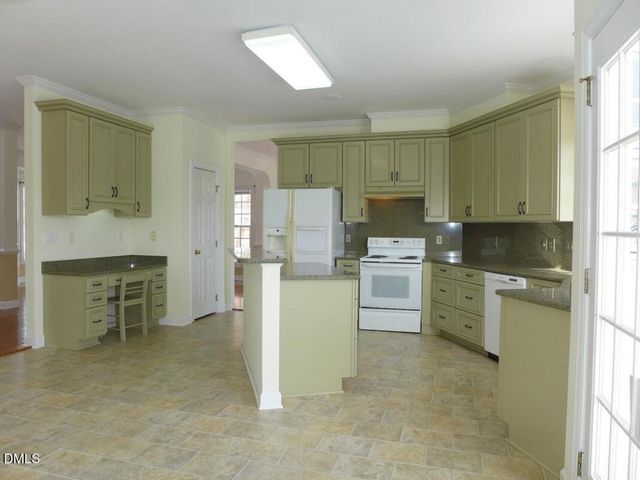 5 Lakehurst Court, Durham, NC 27713