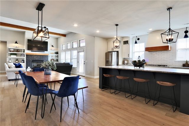 713 Saffron Avenue, Tontitown, AR 72762