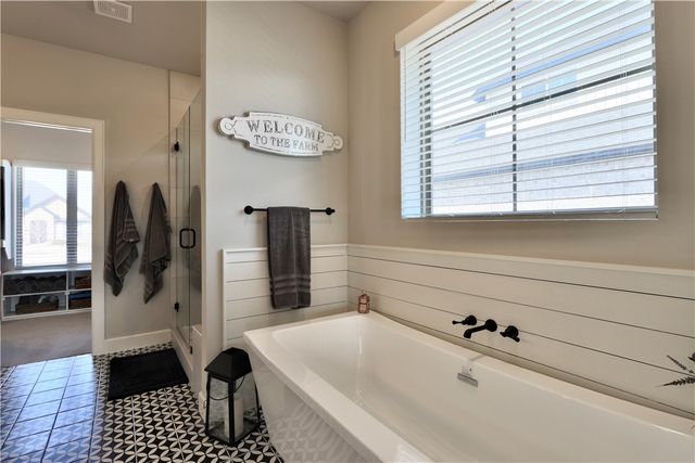 713 Saffron Avenue, Tontitown, AR 72762