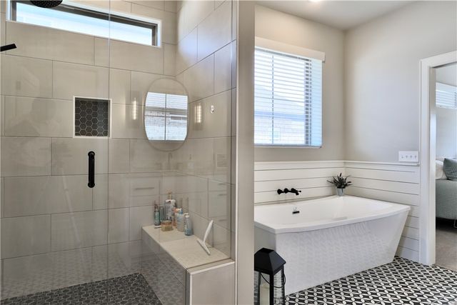 713 Saffron Avenue, Tontitown, AR 72762