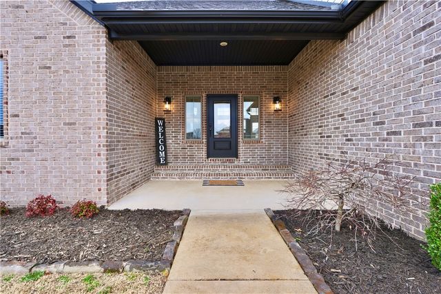 713 Saffron Avenue, Tontitown, AR 72762