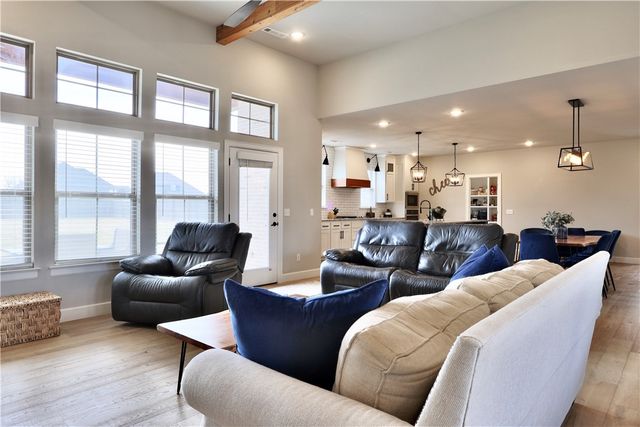 713 Saffron Avenue, Tontitown, AR 72762