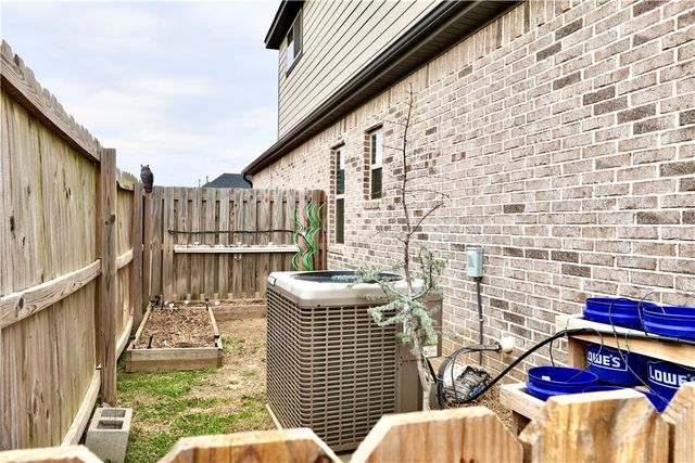 713 Saffron Avenue, Tontitown, AR 72762