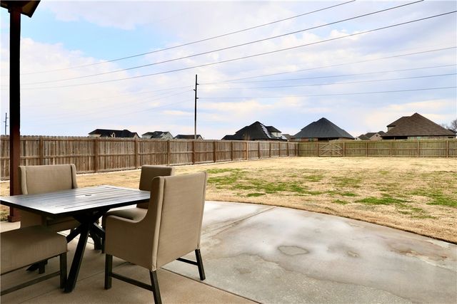 713 Saffron Avenue, Tontitown, AR 72762