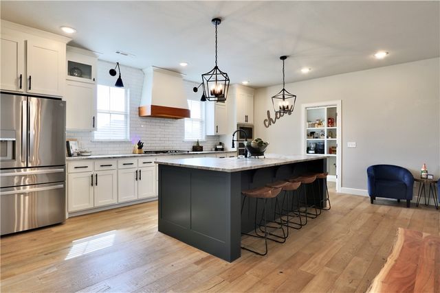 713 Saffron Avenue, Tontitown, AR 72762