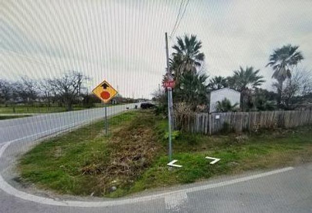 903 11th Street, San Leon, TX 77539
