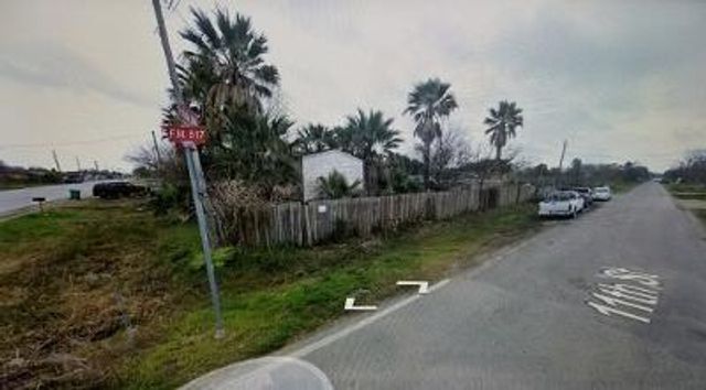 903 11th Street, San Leon, TX 77539