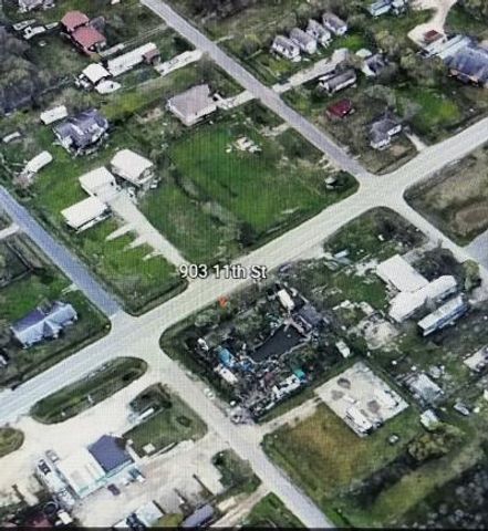 903 11th Street, San Leon, TX 77539