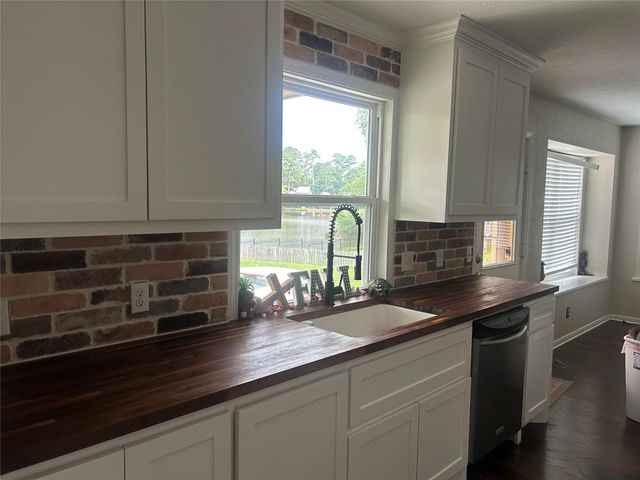 423 Cape Conroe Drive, Montgomery, TX 77356