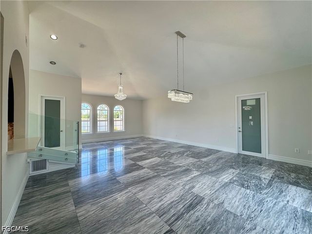 14370 McGregor BLVD, Fort Myers, FL 33919
