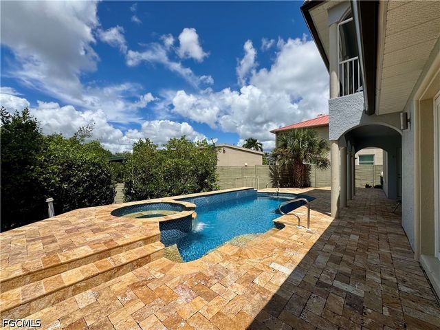 14370 McGregor BLVD, Fort Myers, FL 33919