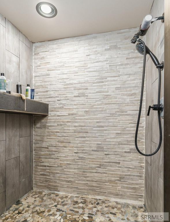 Image 17 of property listing at 19994 S Olson Rd, Downey, ID 83234