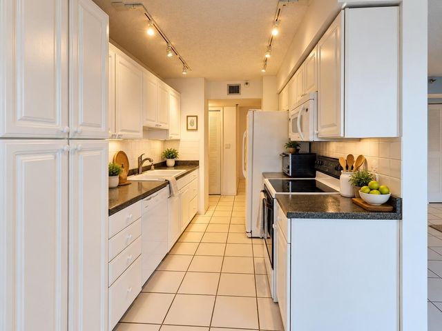 1500 N Ocean Boulevard 203, Pompano Beach, FL 33062