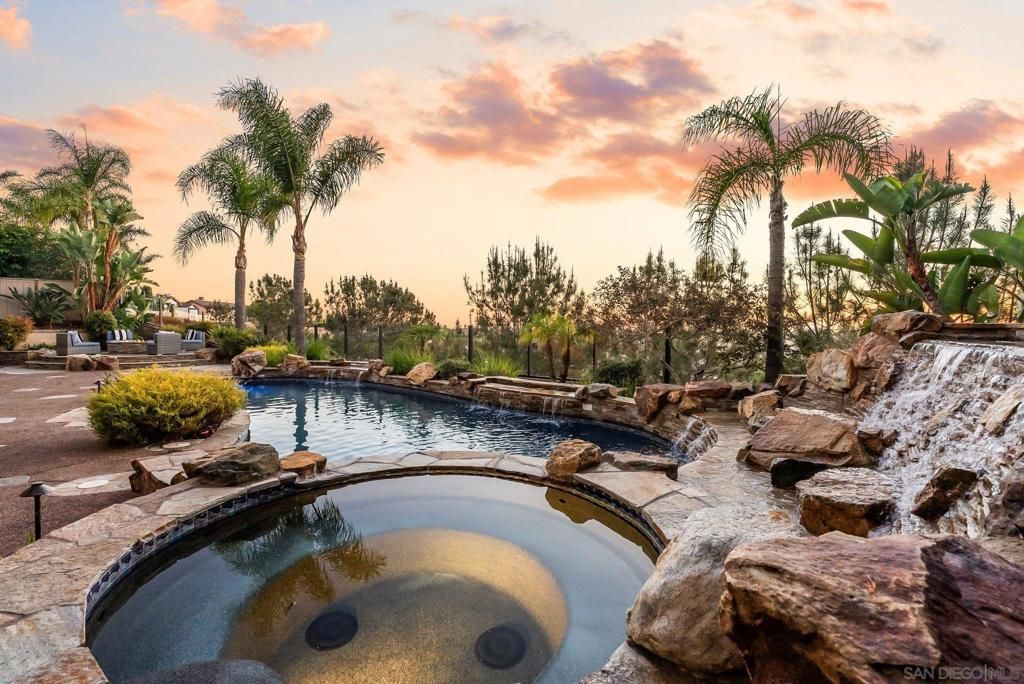 3562 Calle Palmito, Carlsbad, CA 92009 — exterior