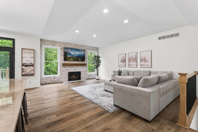 4450 Norwood Lane N, Plymouth, MN 55442
