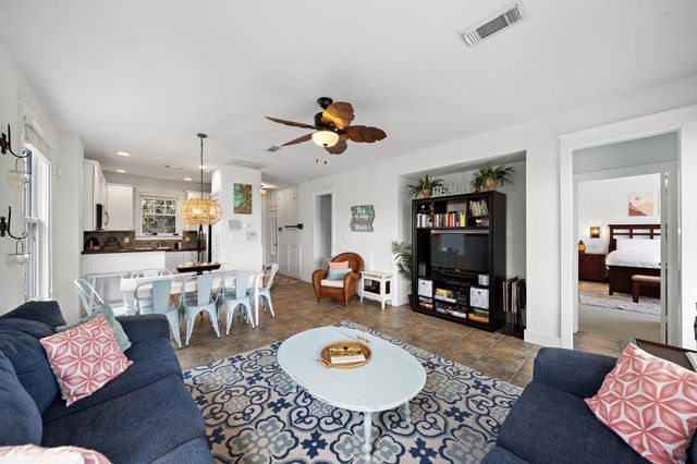 4139 King Rail Circle, Galveston, TX 77554