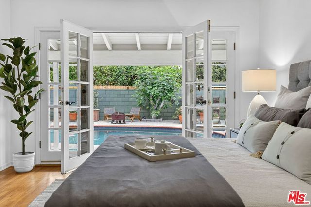 5844 Murietta Avenue, Valley Glen, CA 91401