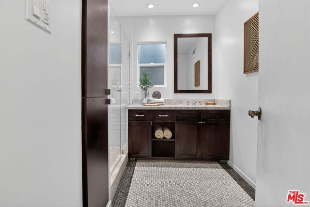 5844 Murietta Avenue, Valley Glen, CA 91401